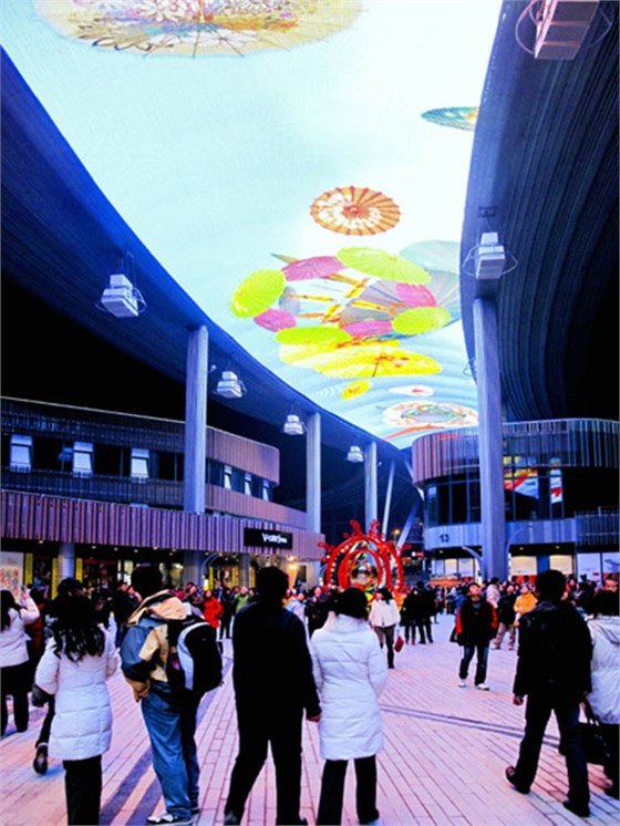 苏州圆融时代广场：堪称“世界之最”的LED天幕