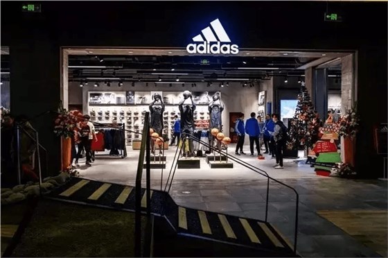 拥有品牌最新零售店设计理念“adidas Stadium Home Court”